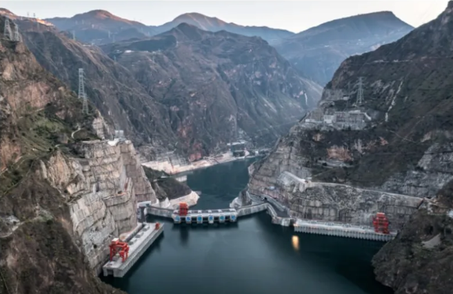 生态环境部部长黄润秋：大力发展绿色生产力 以高水平保护支撑高